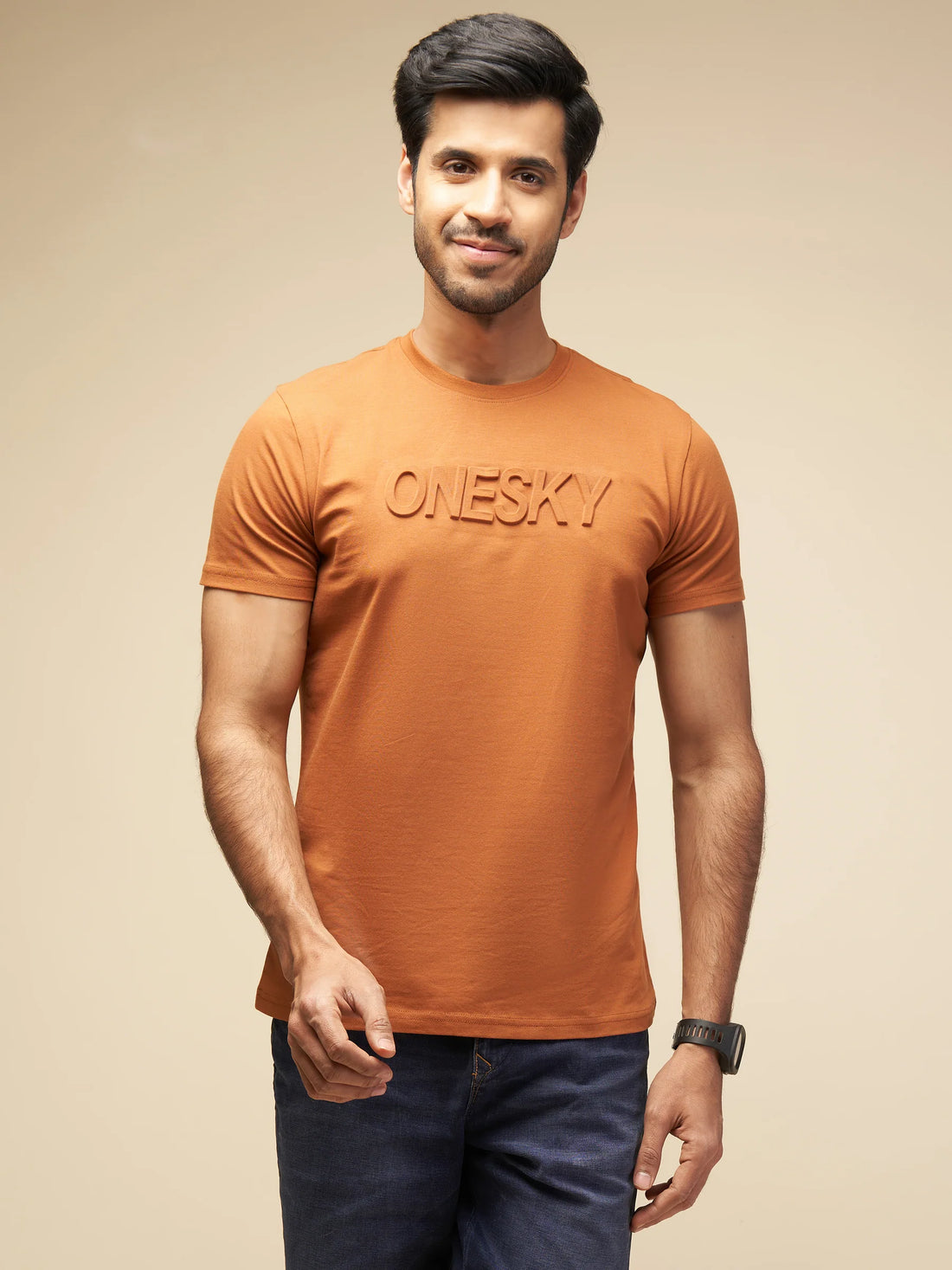 How Does OneSky Balance Style and Comfort in Their Apparel?