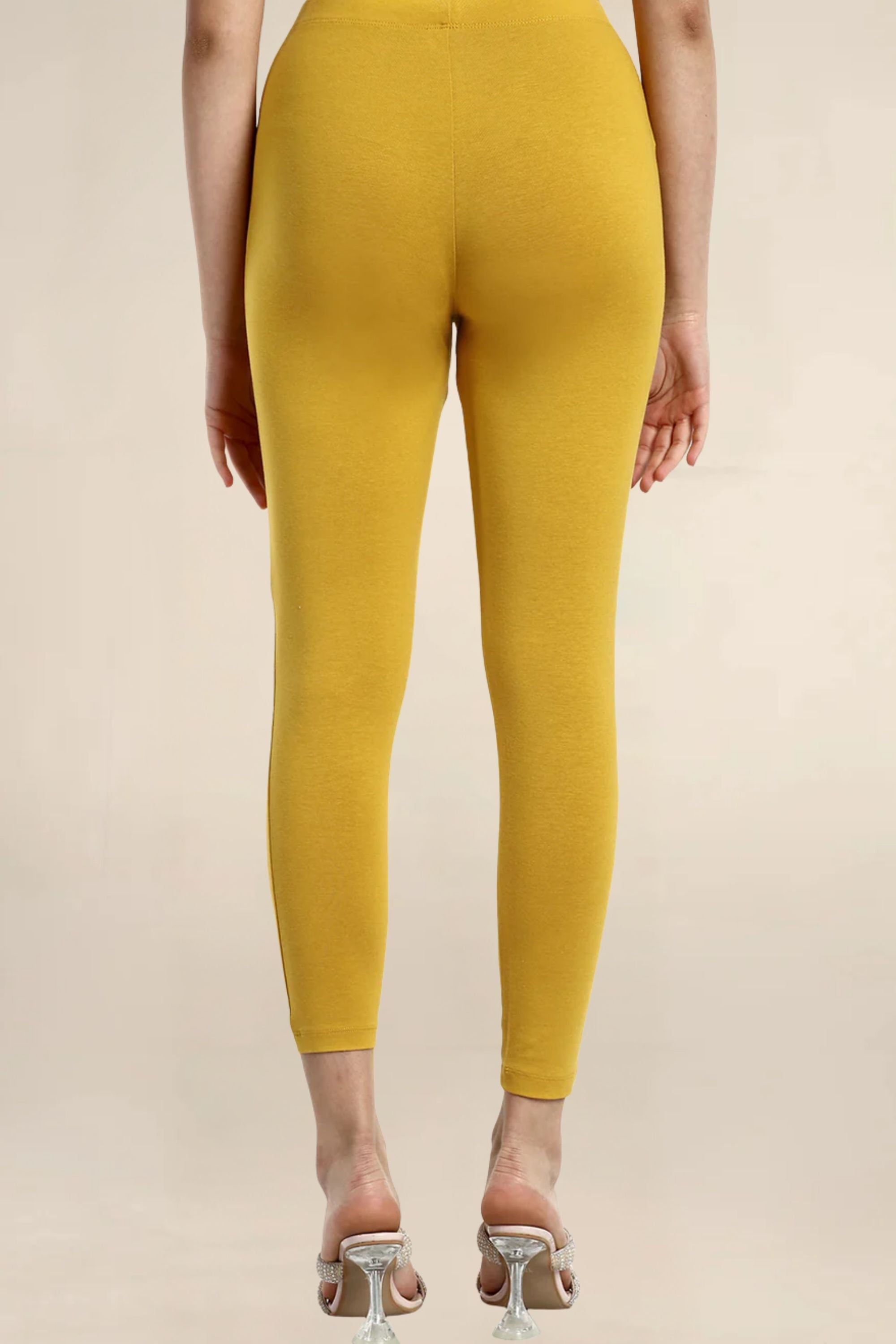 ONE SKY WOMEN MAIZE SOLID LEGGINGS