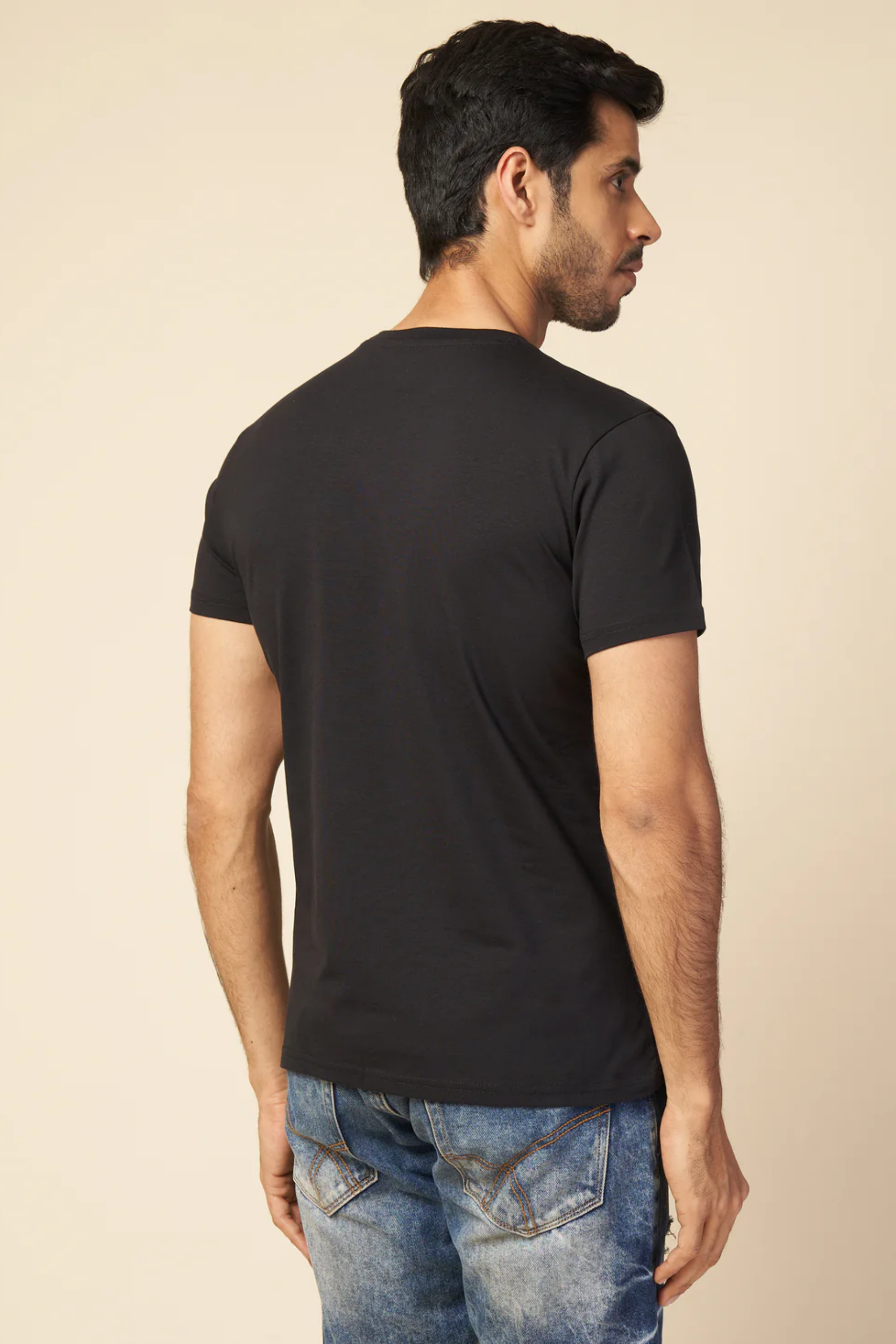 Men Black Round Neck T-Shirt