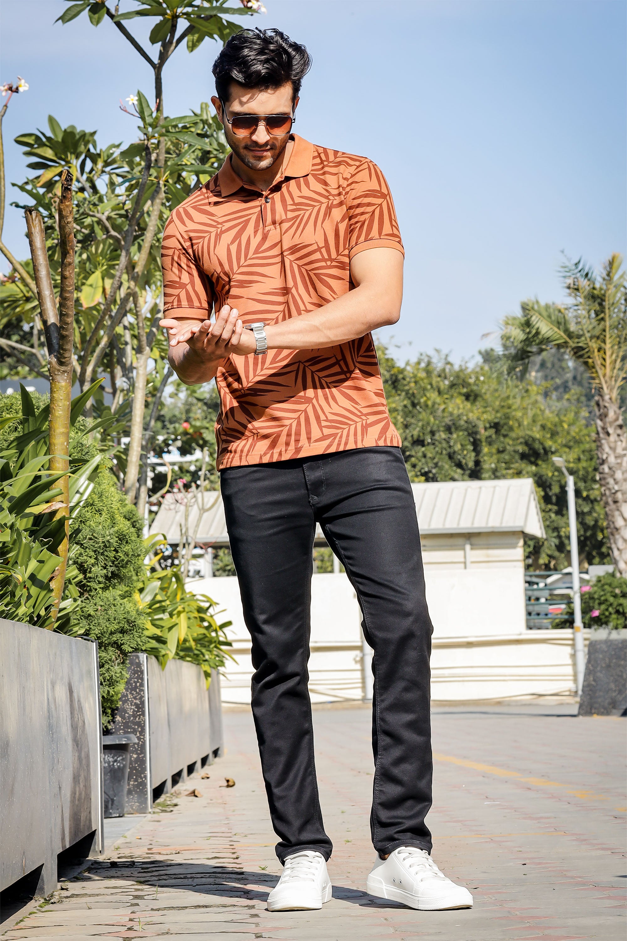 Men's Cotton Blend Leaf Printed Polo T-shirt