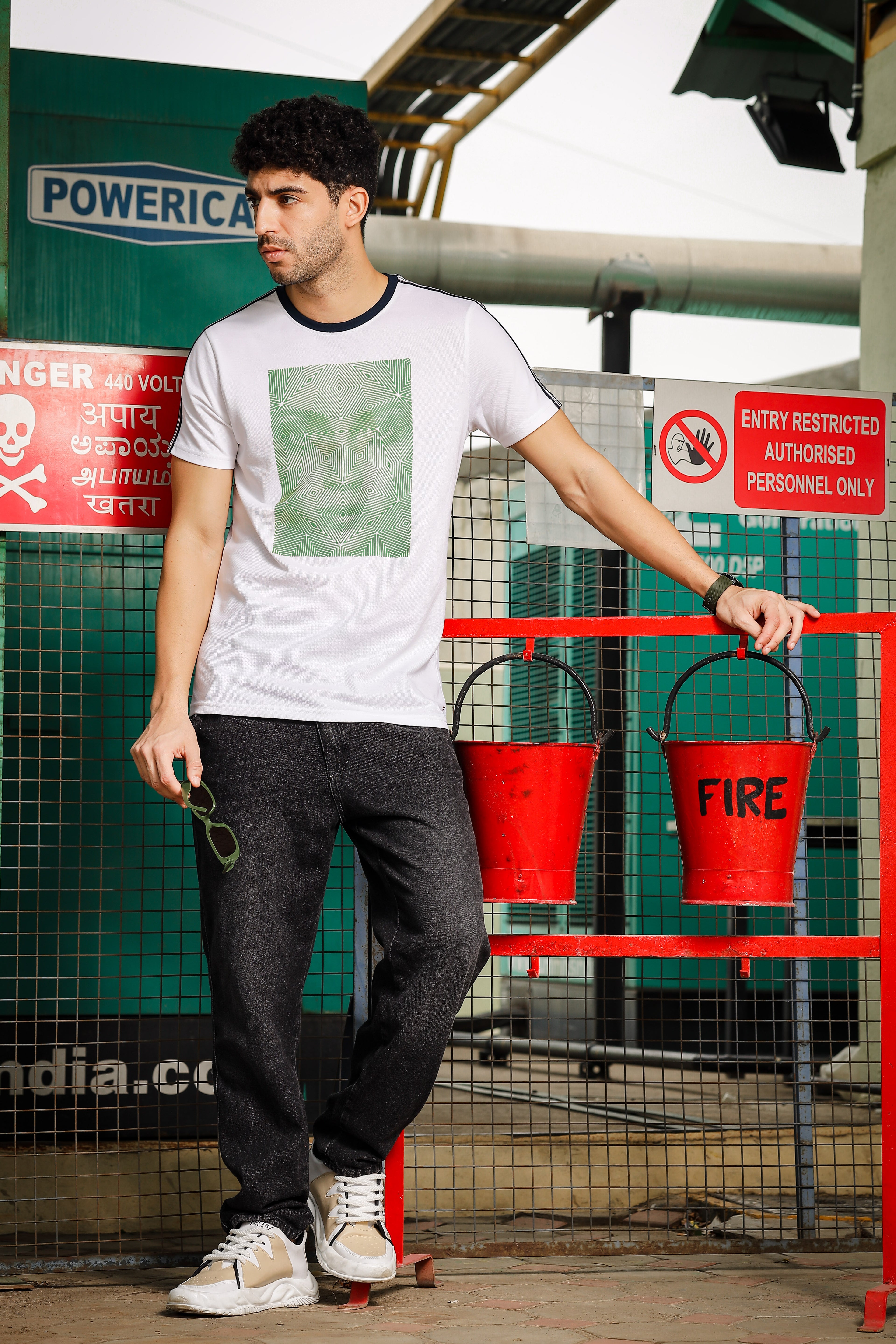 Mens White Round Neck T-Shirt