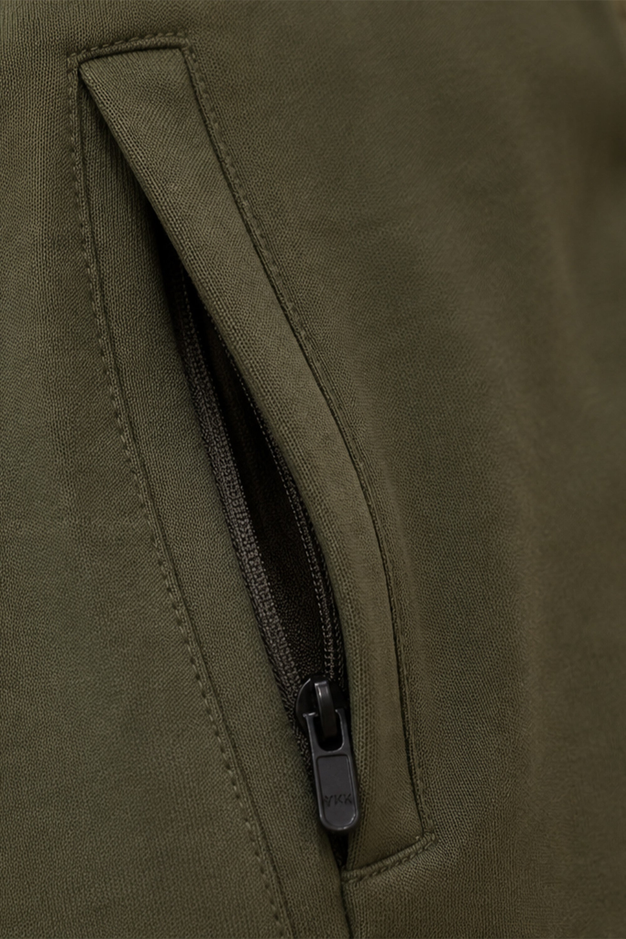LEAF COLOR MEN SHORTS