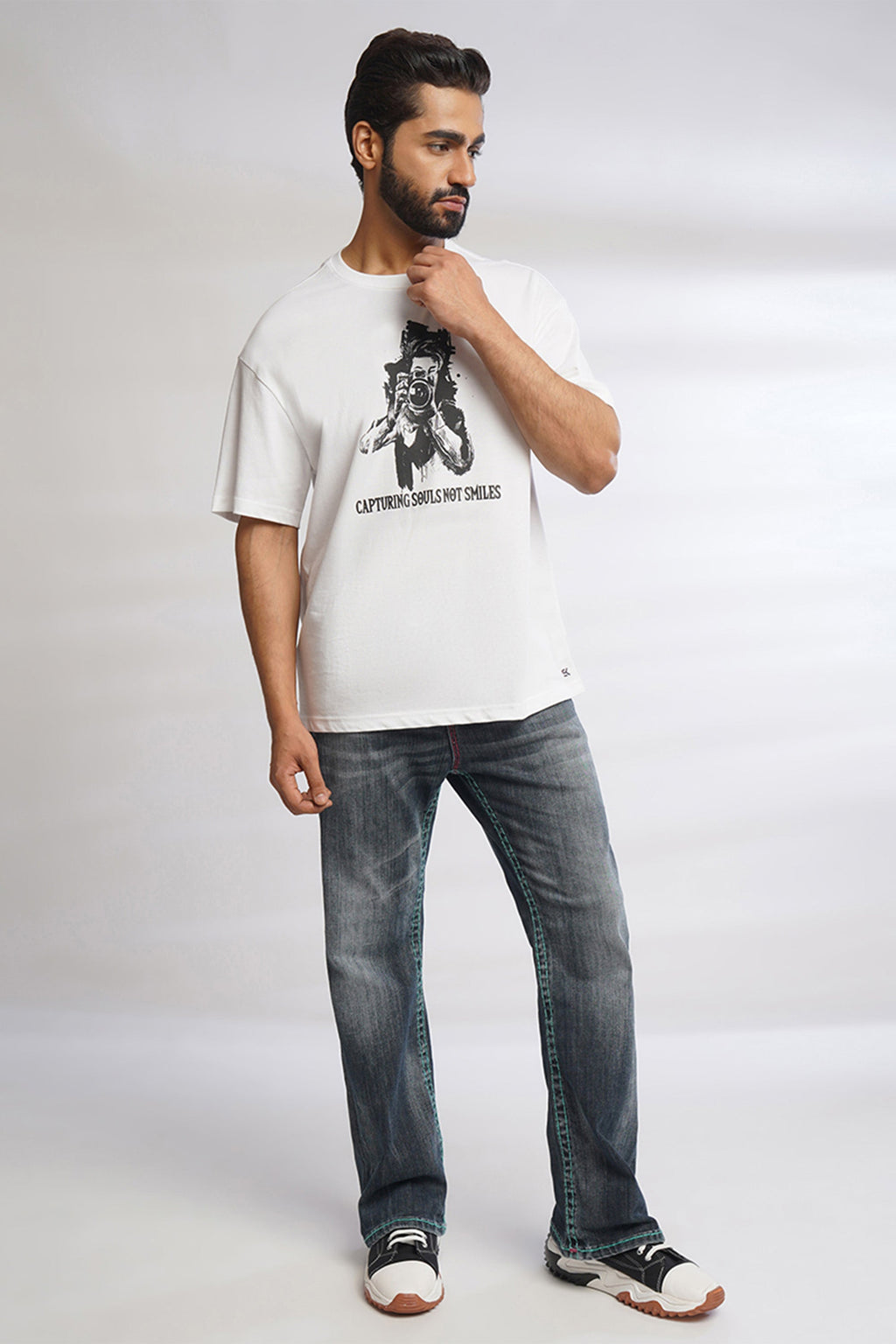 ONE SKY MEN WHITE GRAPHIC PRINTED T SHIRT