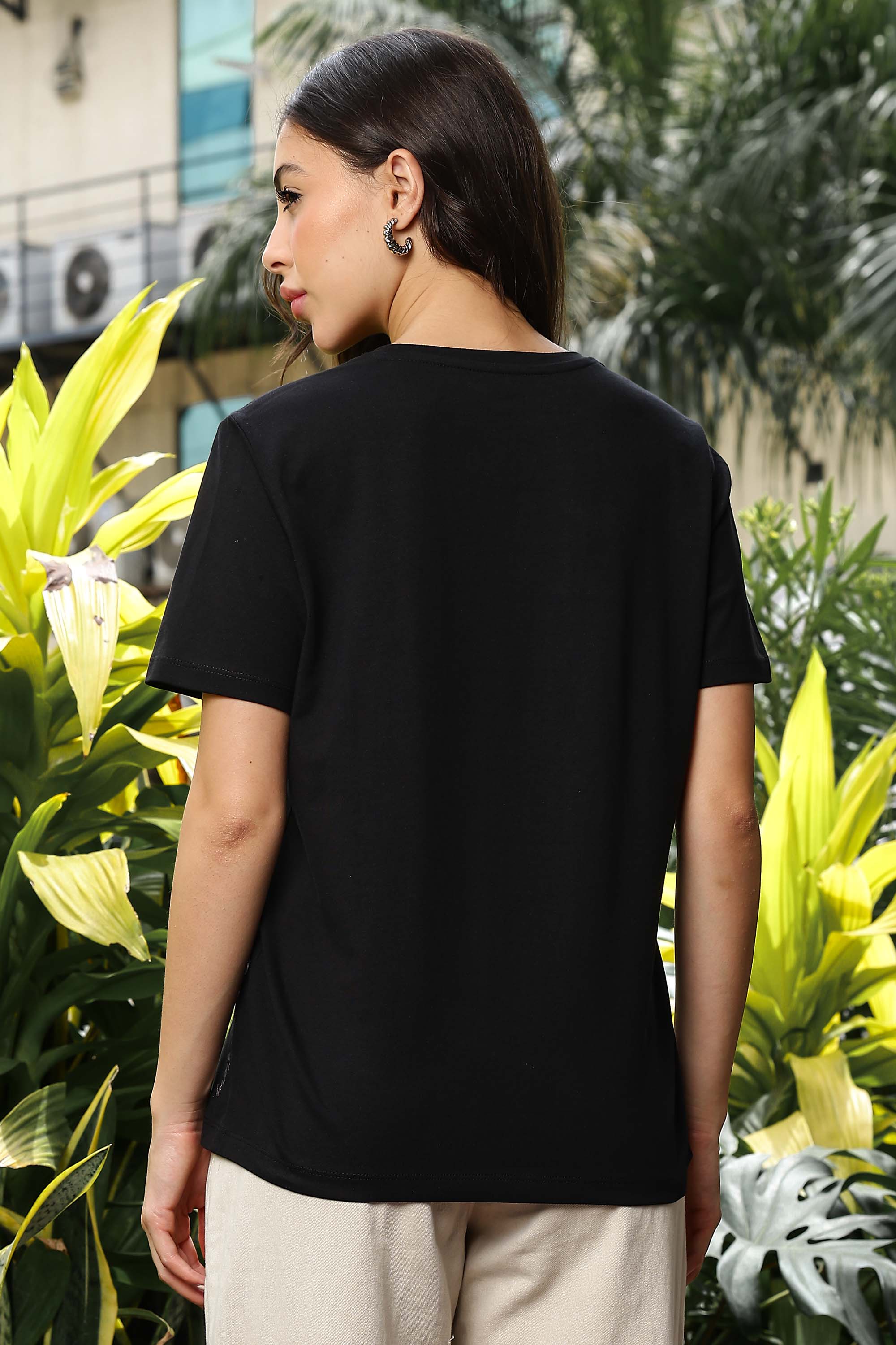 WOMEN BLACK T SHIRT