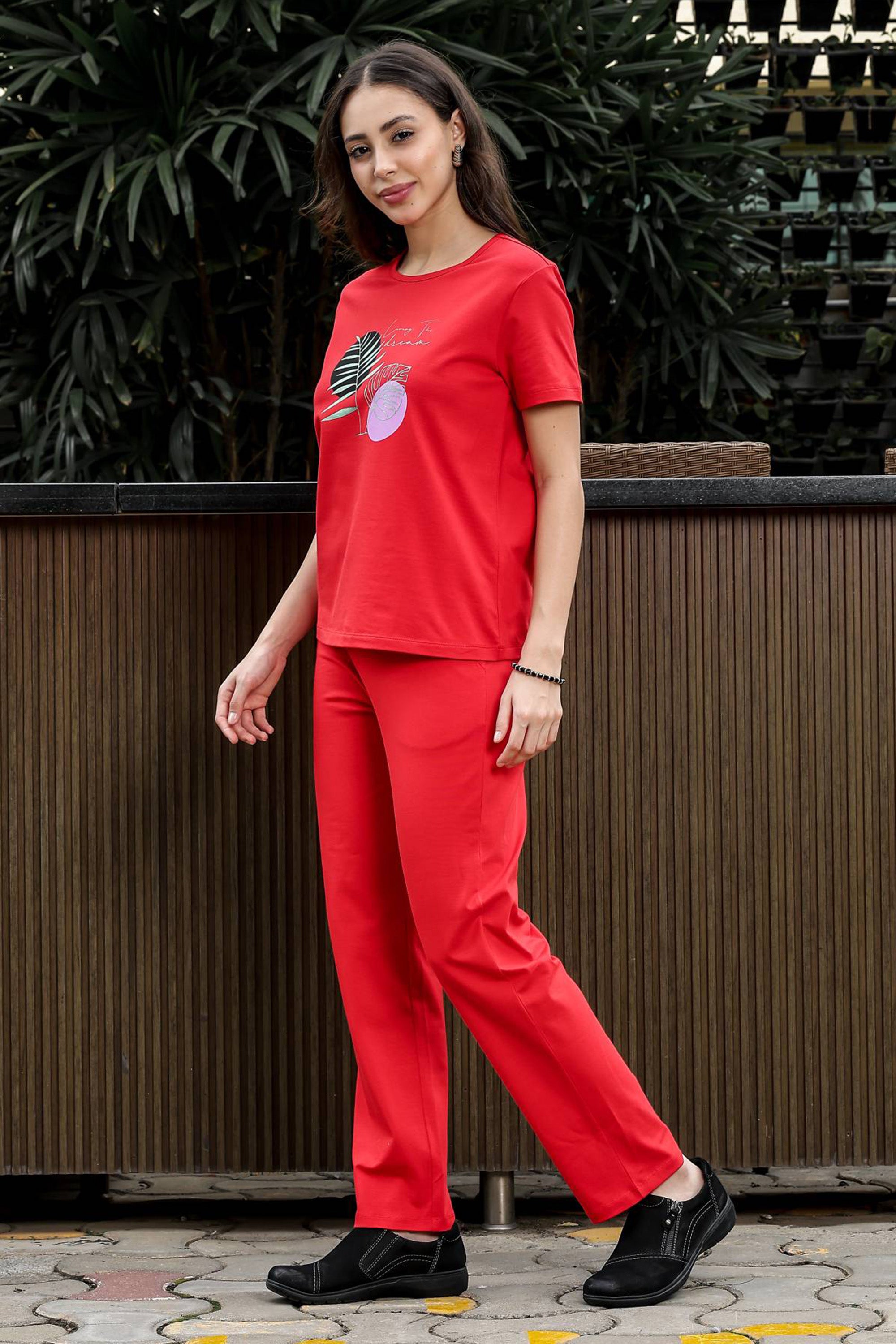 WOMEN ROUND NECK RED HALF SLV  CO-ORD SET