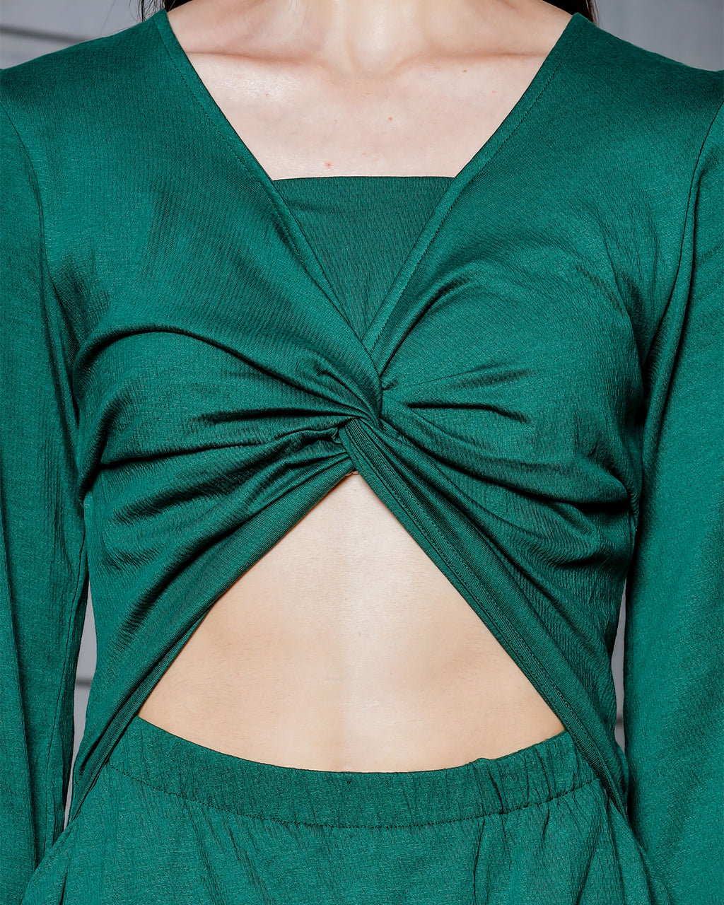 Women's Chic Balloon Sleeve Knee-Length Green Dress with Front Cut-Out and Tie