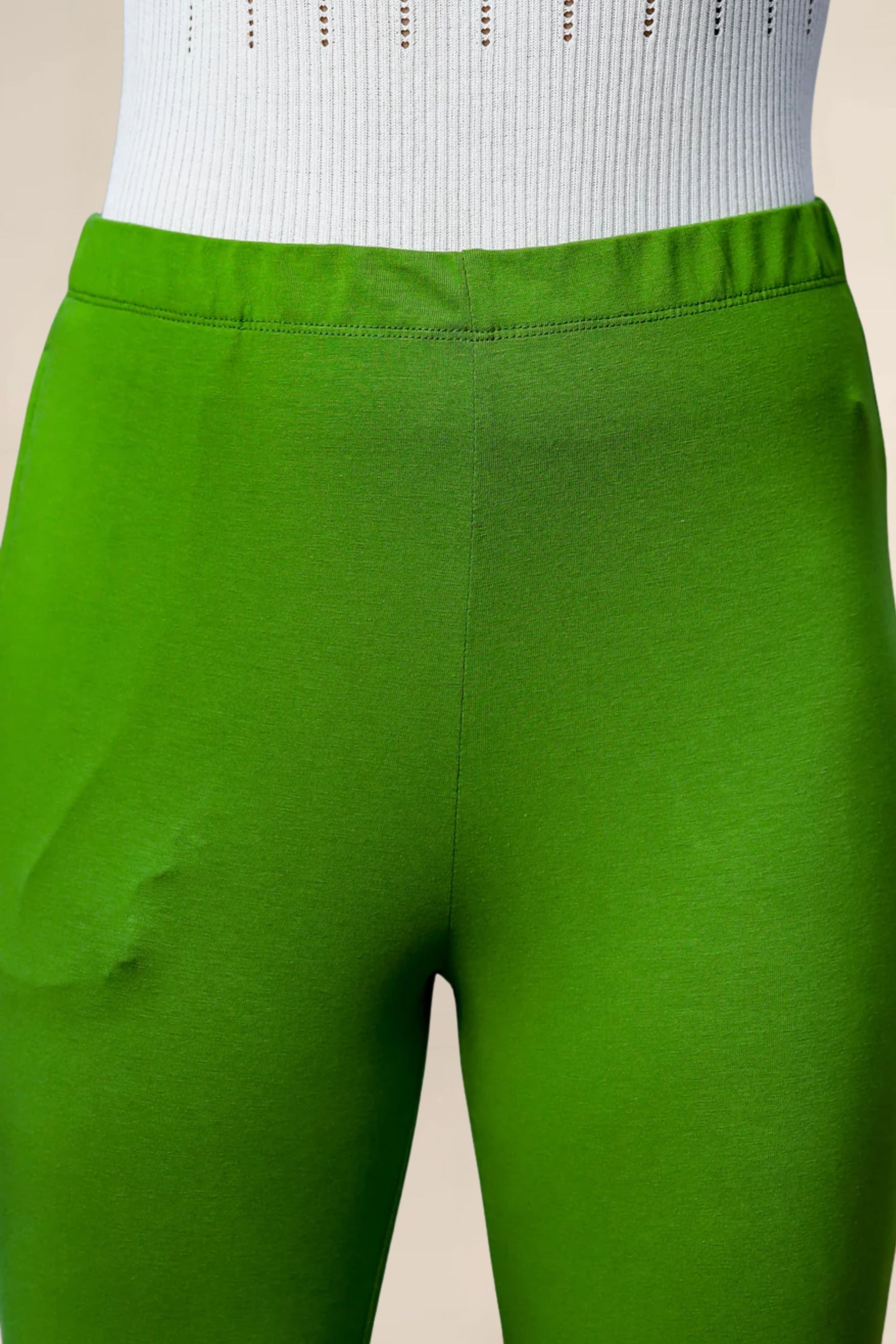 ONE SKY WOMEN CHUTNEY GREEN SOLID LEGGINGS