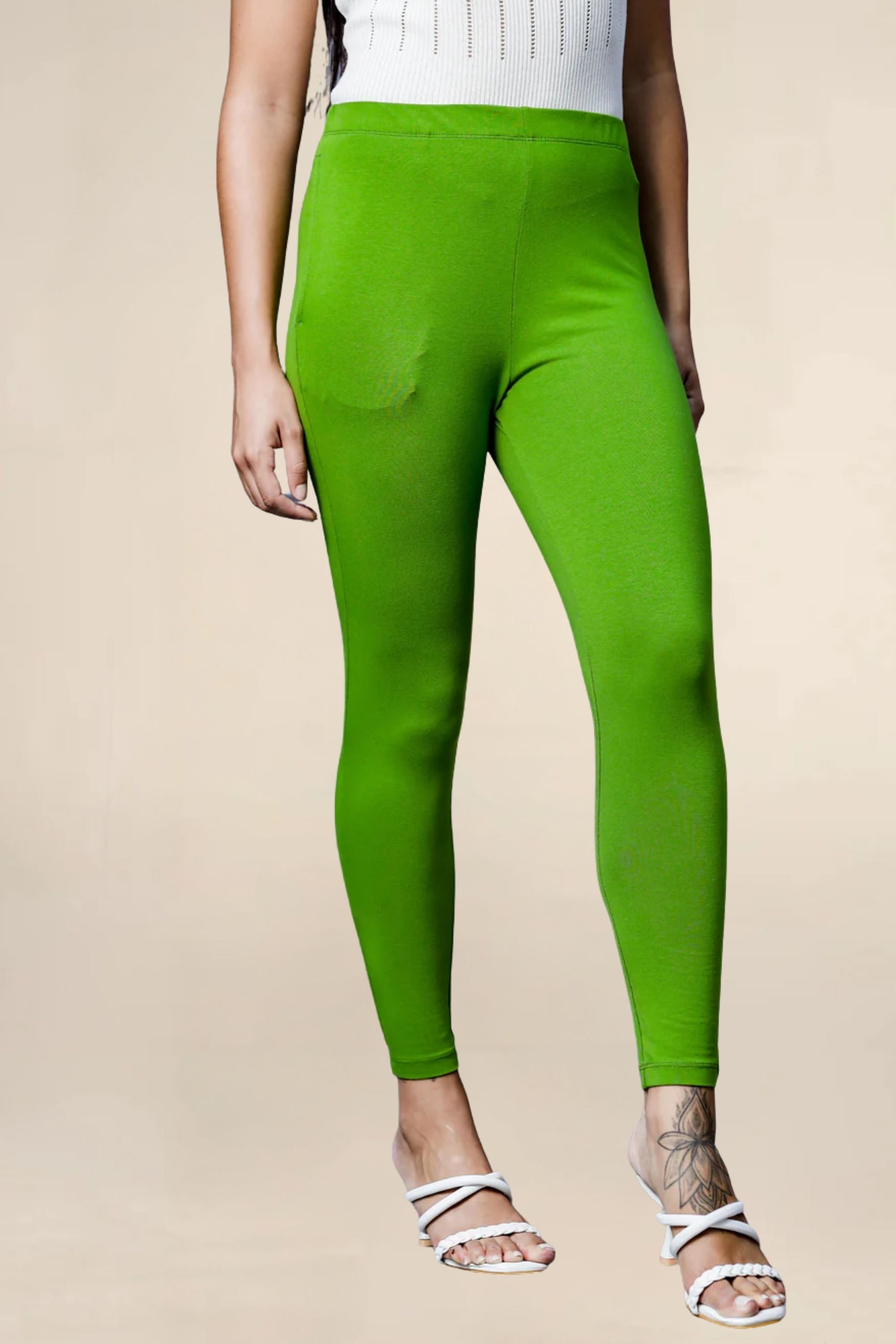 ONE SKY WOMEN CHUTNEY GREEN SOLID LEGGINGS