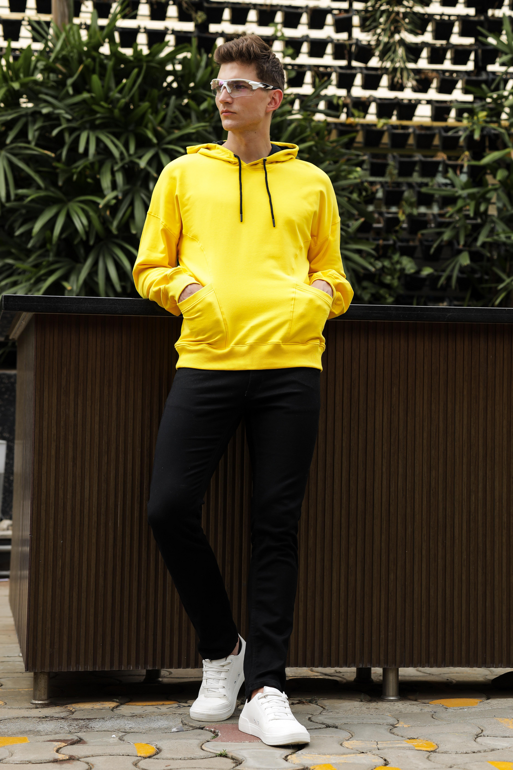 UNISEX SWEATSHIRT WITH POCKET & BUTTON