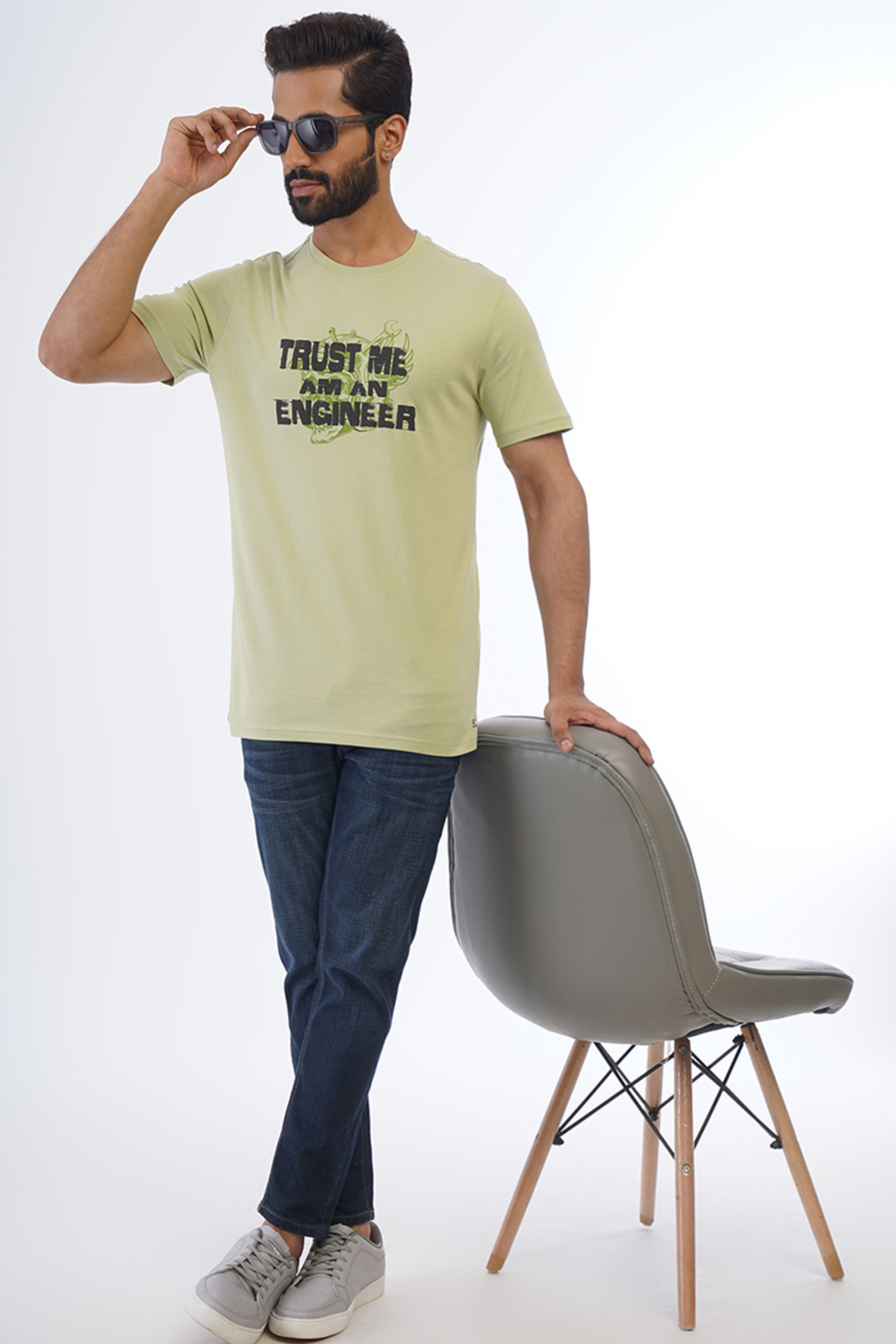 ONE SKY MEN ALOE WASH TYPOGRAPHY PRINTED T SHIRT