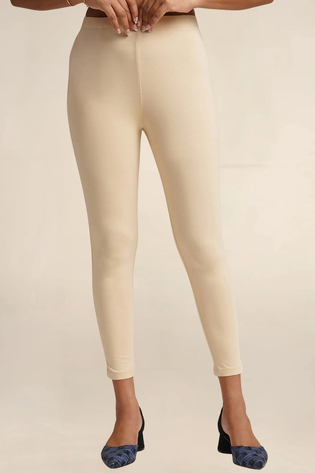 ONE SKY WOMEN LIGHT SKIN SOLID LEGGINGS