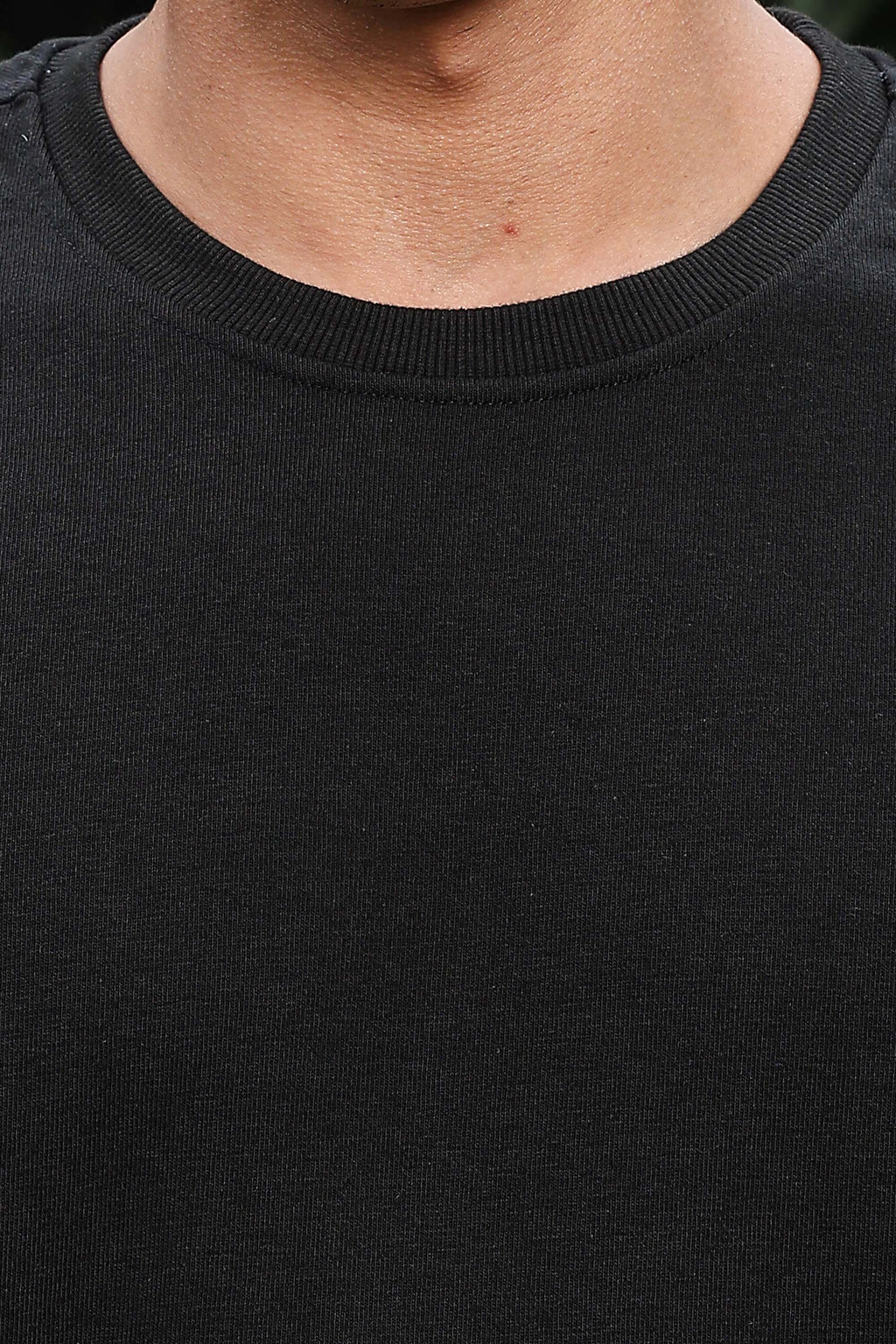 MEN BLACK SWEATSHIRT