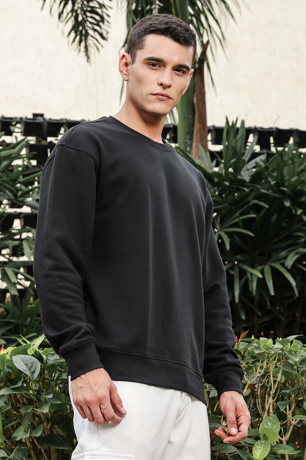 MEN BLACK SWEATSHIRT