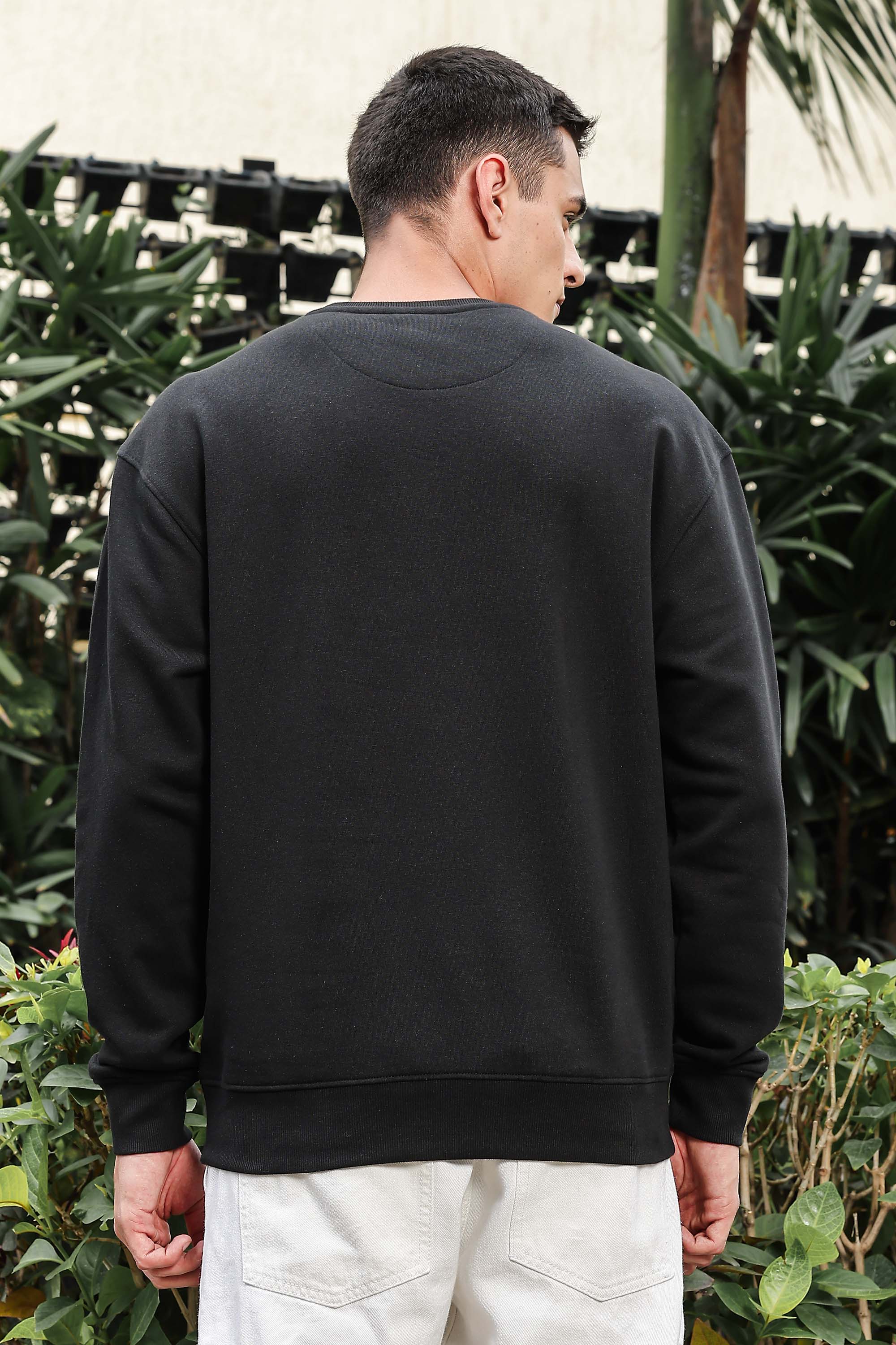 MEN BLACK SWEATSHIRT