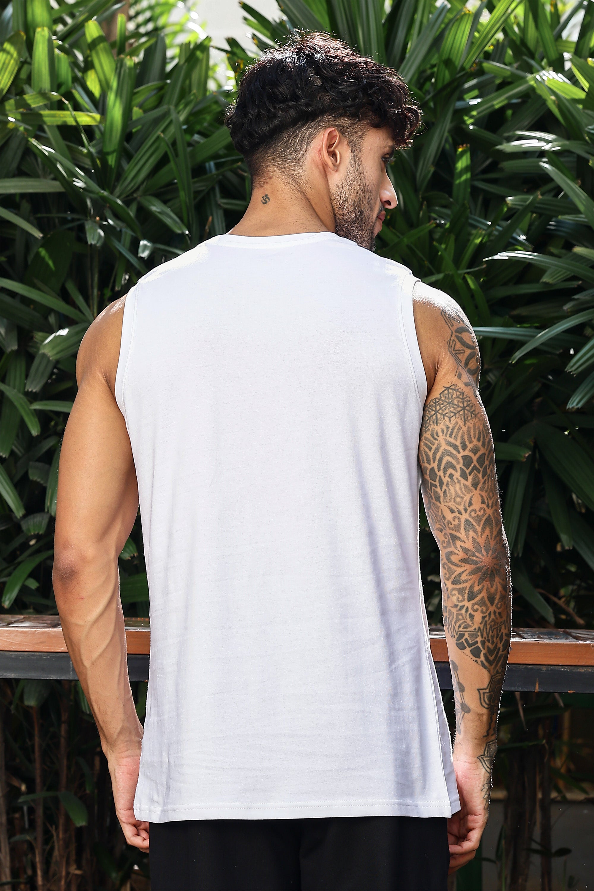 WHITE COLOR MEN SLEEVELESS T SHIRT