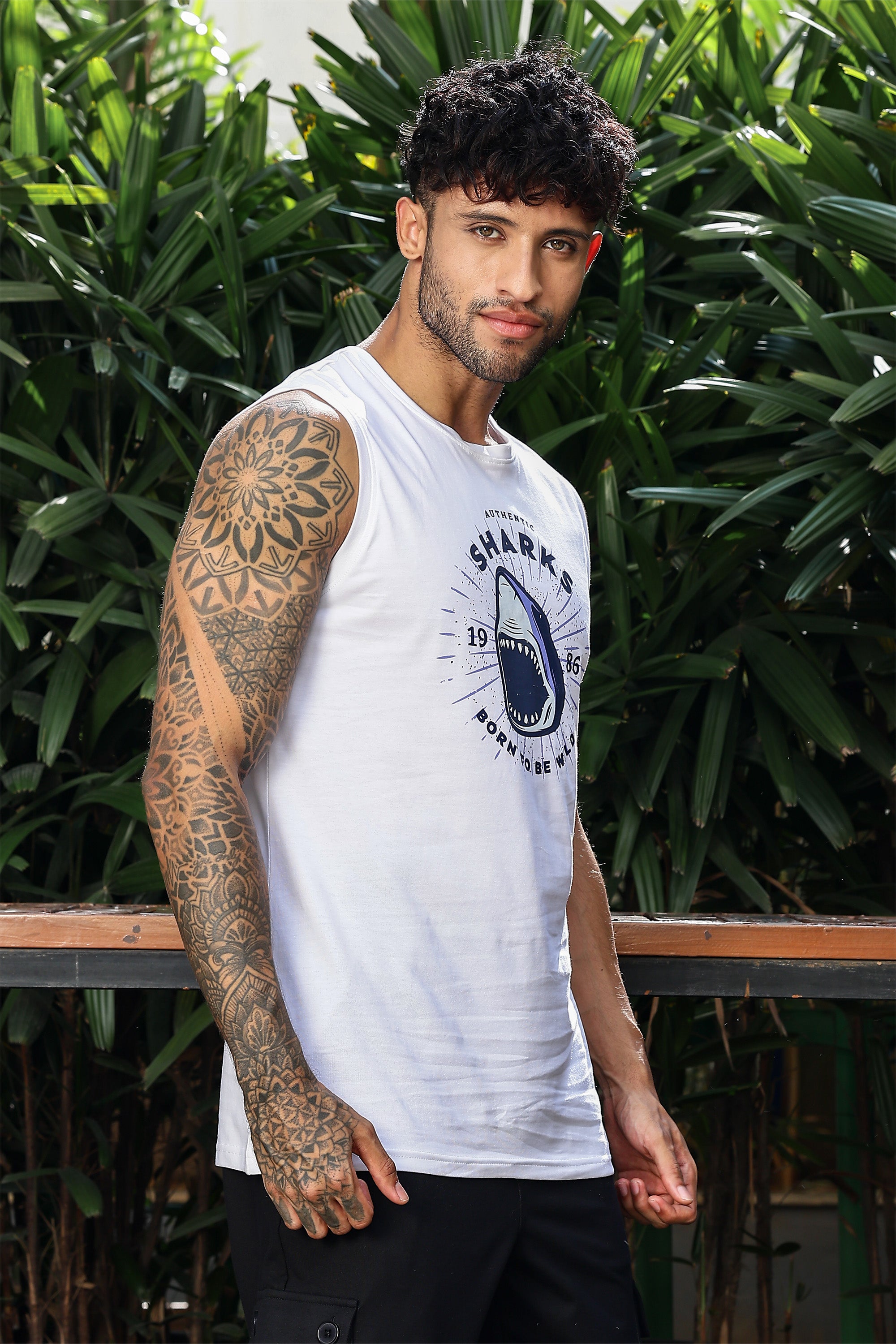 WHITE COLOR MEN SLEEVELESS T SHIRT