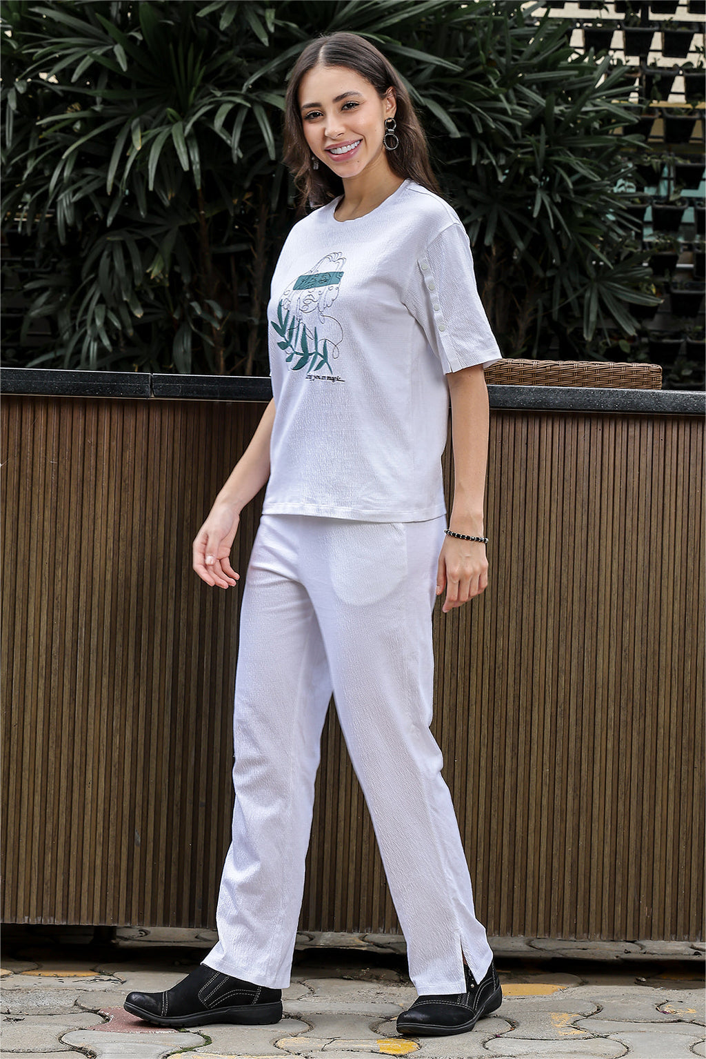 WOMEN ROUND NECK WHITE HALF SLV  CO-ORD SET