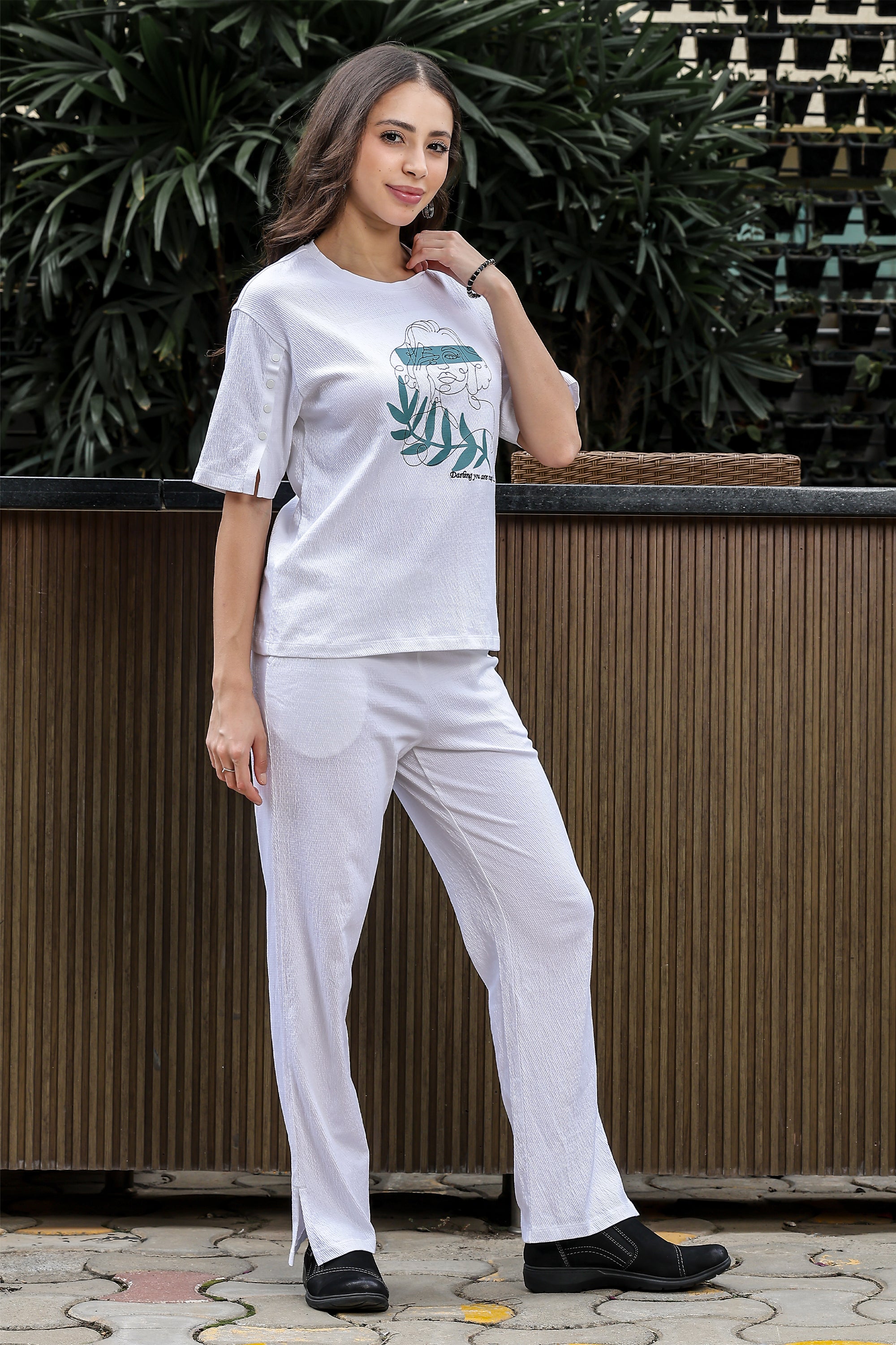WOMEN ROUND NECK WHITE HALF SLV  CO-ORD SET