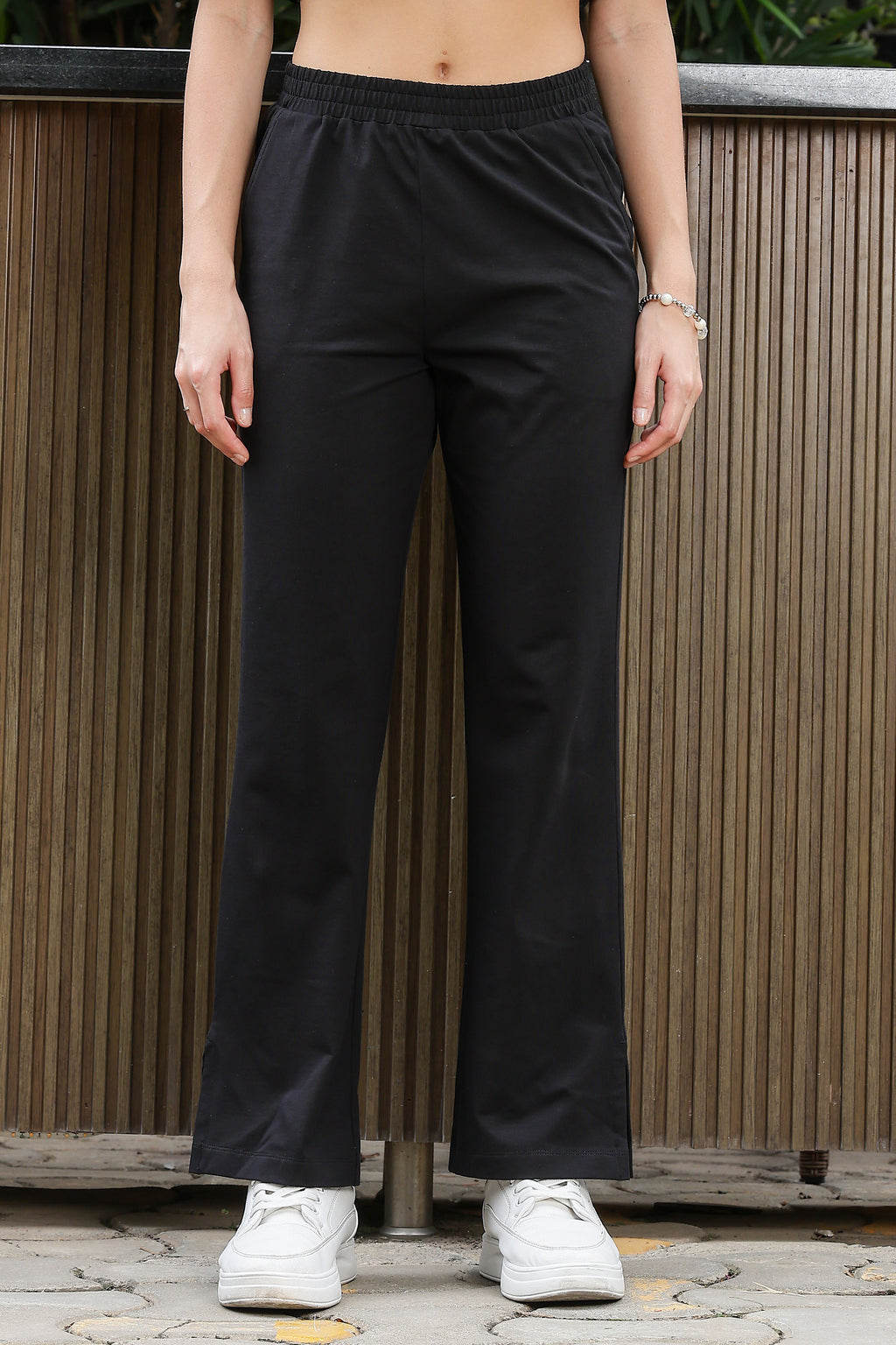 WOMEN ROUND NECK BLACK HALF SLV  CO-ORD SET
