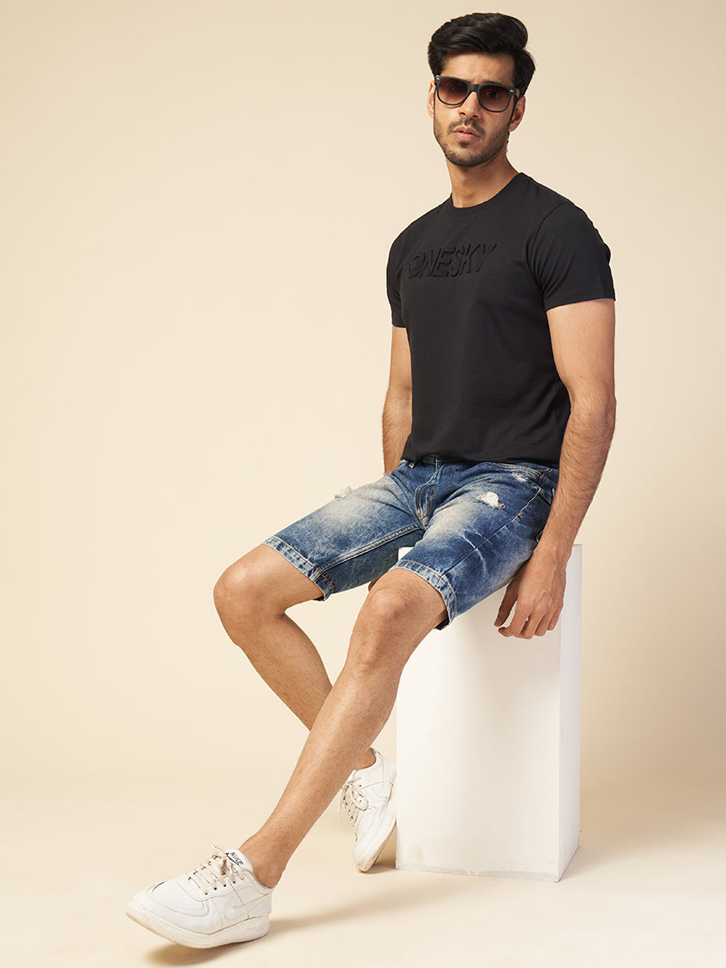 Men Black Round Neck T-Shirt